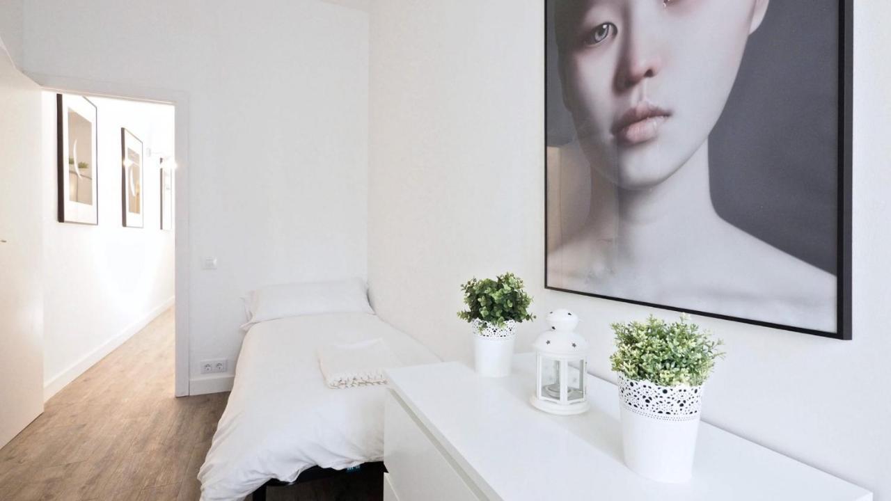 The White Flats Sant Antoni Apartment Barcelona Exterior photo